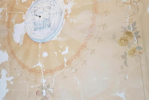 Unverhoffter Fund - Deckenmalerei